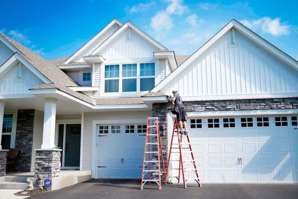 Gutter replacement services.  Eavestrough installation brantford reviews